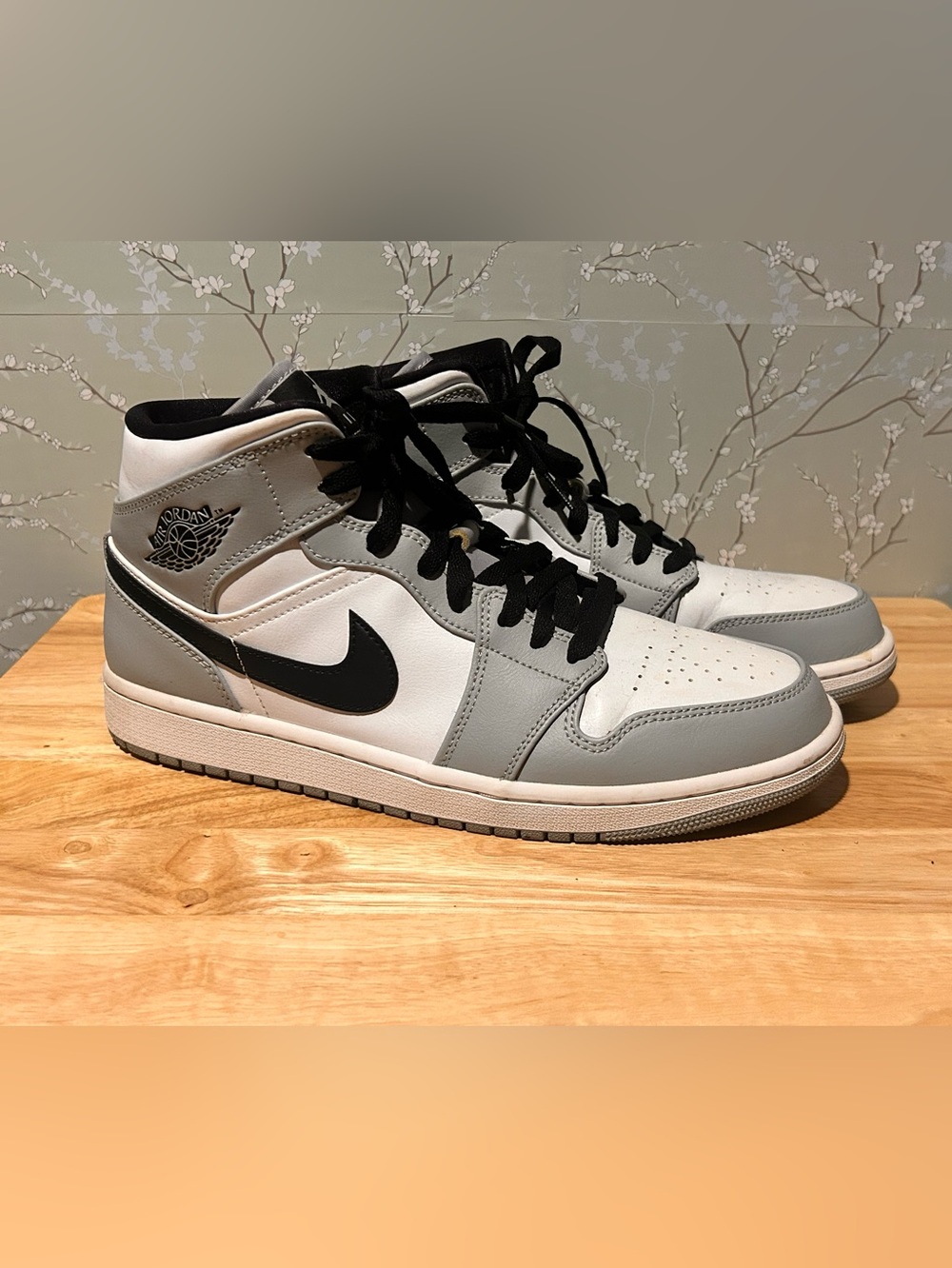 Nike Men’s Air Jordan Mid 1 " Light Smoke Grey"